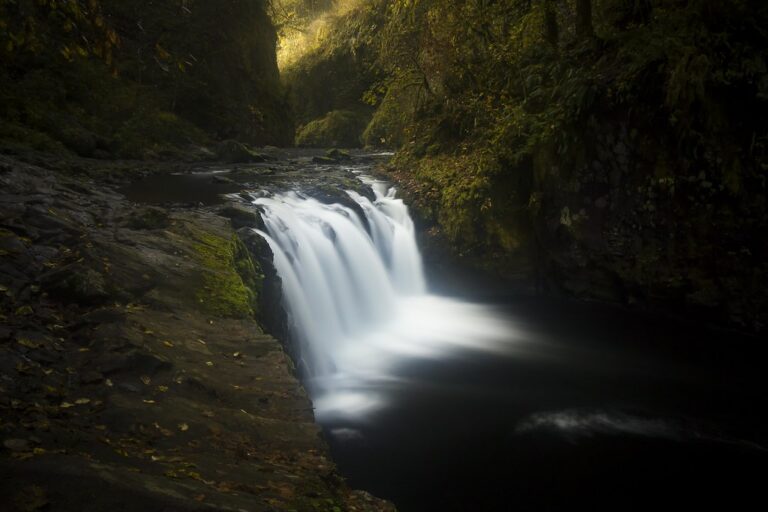 lower punchbowl falls