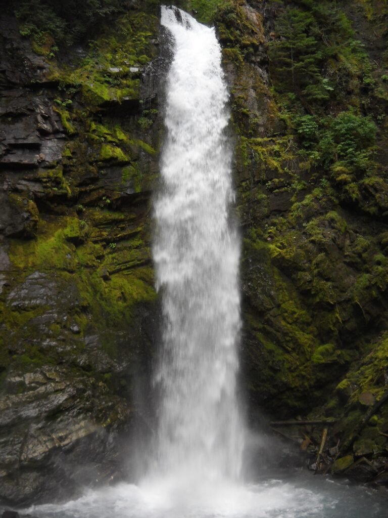 Wells Creek Falls