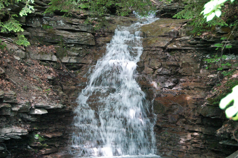 Deh-Ge-Wa-Nus Falls (Genesee Gorge, Letchworth State Park, New York State, USA) 3
