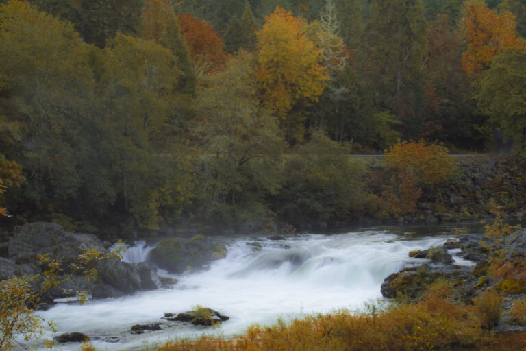 Deadline Falls, Oregon on an early autumn morning with light fog