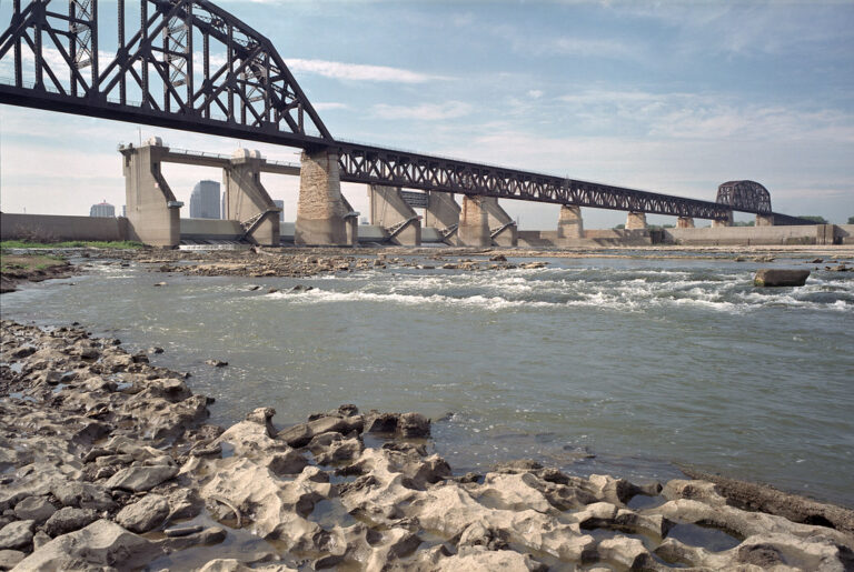a5h005: Falls of the Ohio, McAlpine Dam and L&I Bridge