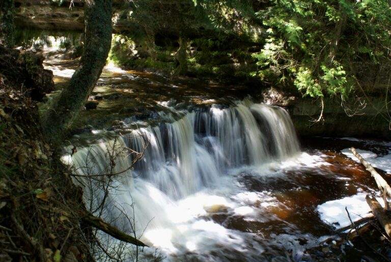 Mosquito Falls