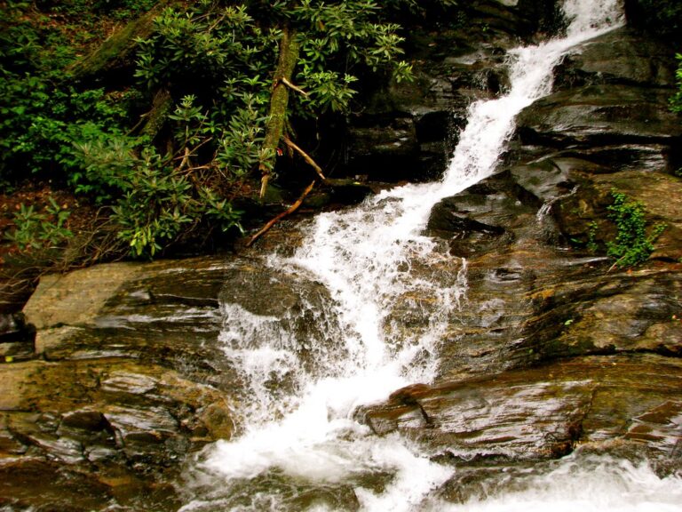 Dukes Creek Falls