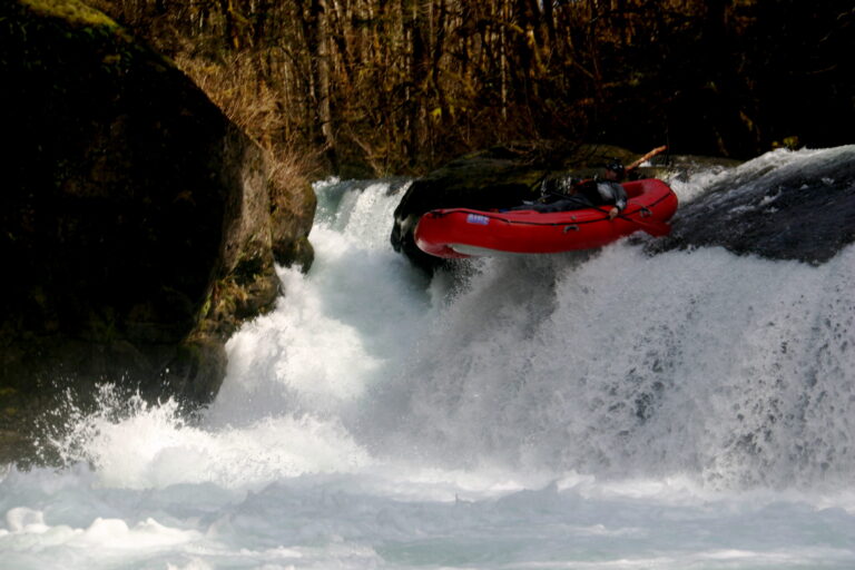 East Fork Lewis River raft Horseshoe Falls