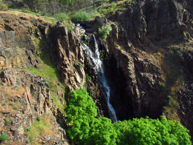 Eightmile Creek Falls at Columbia Hills State Park in Washington 1