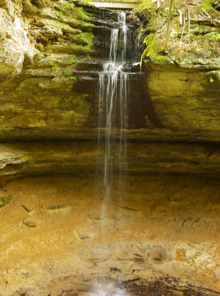 Memorial Falls (MNA)