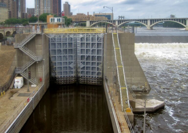 Upper Saint Anthony Falls Lock and Dam